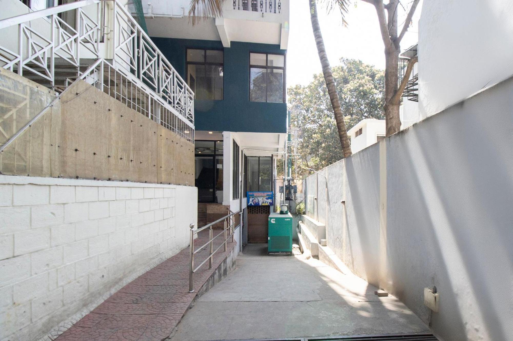 Collection O Victorian Comforts Bangalore Exterior photo